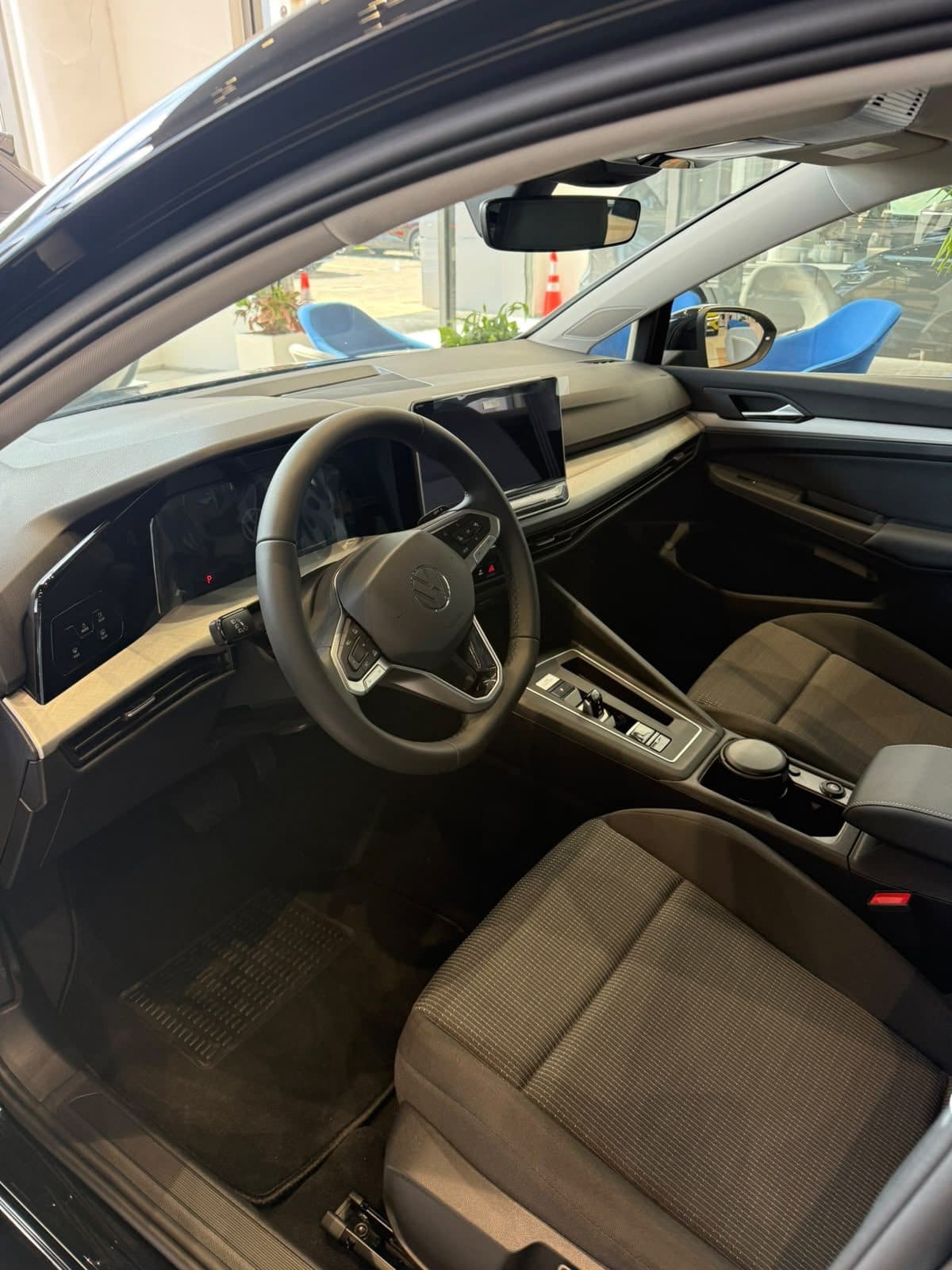 Poste de conduite et écran de la Volkswagen Golf